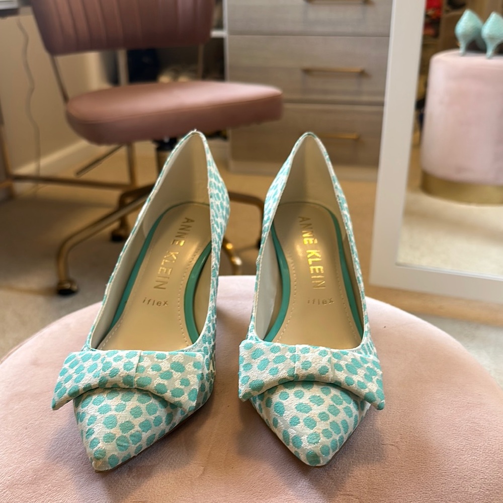 Brand New Anne Klein Blue kitten Heels with Decorative Bow